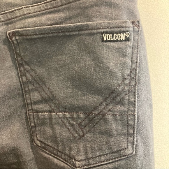 VOLCOM Sz 34 Vorta Cotton Grey Enzyme Washed Slim Straight Leg Jeans - Picture 9 of 13